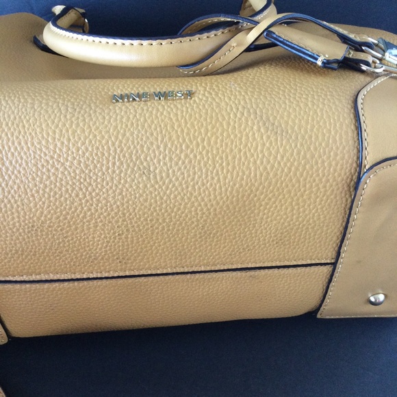 Nine West Faux Leather crossbody satchel shoulder Handbag Vacation Gold Zipper - Picture 14 of 15